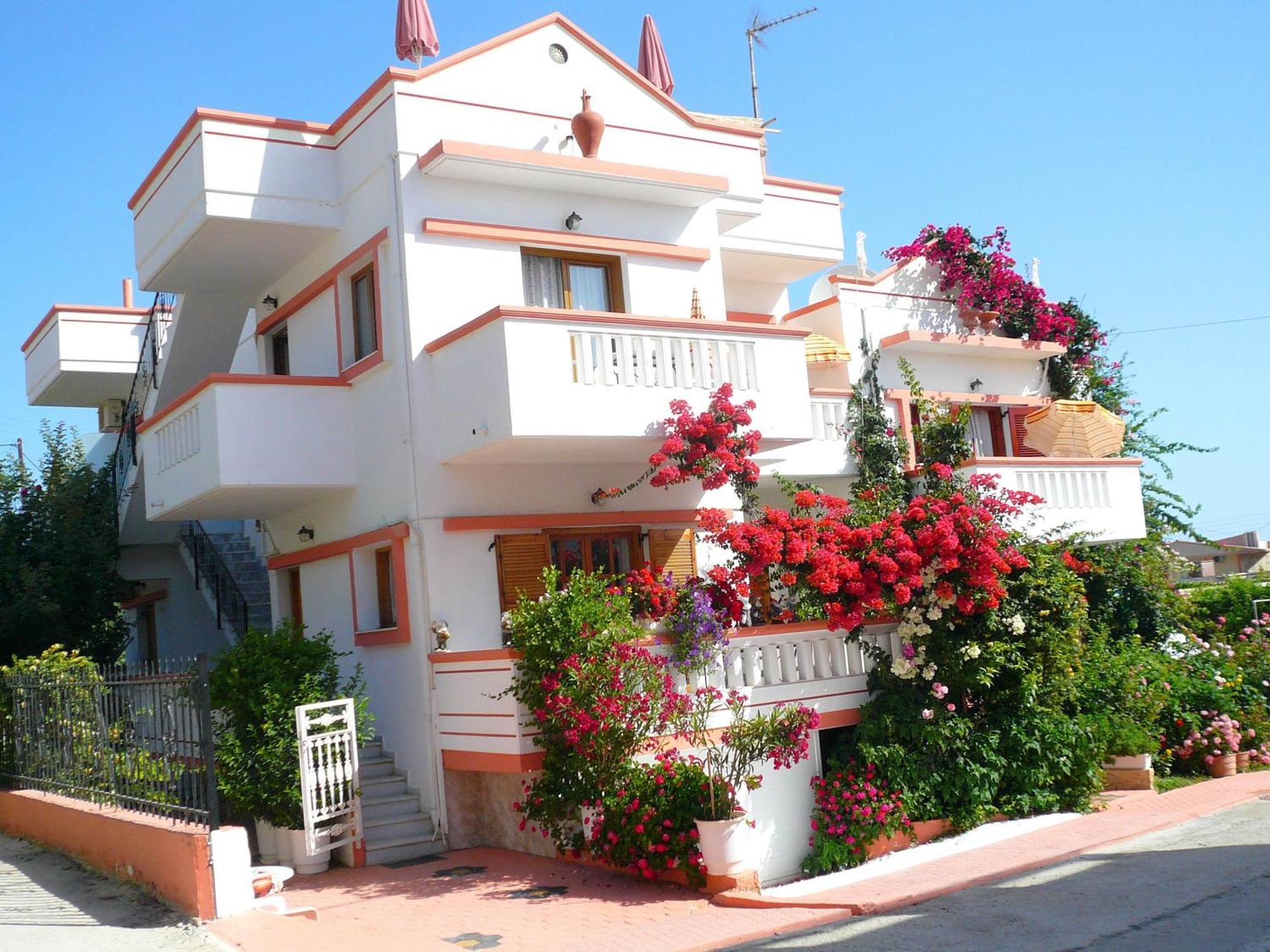 Villa Elizea Stalos Exterior photo