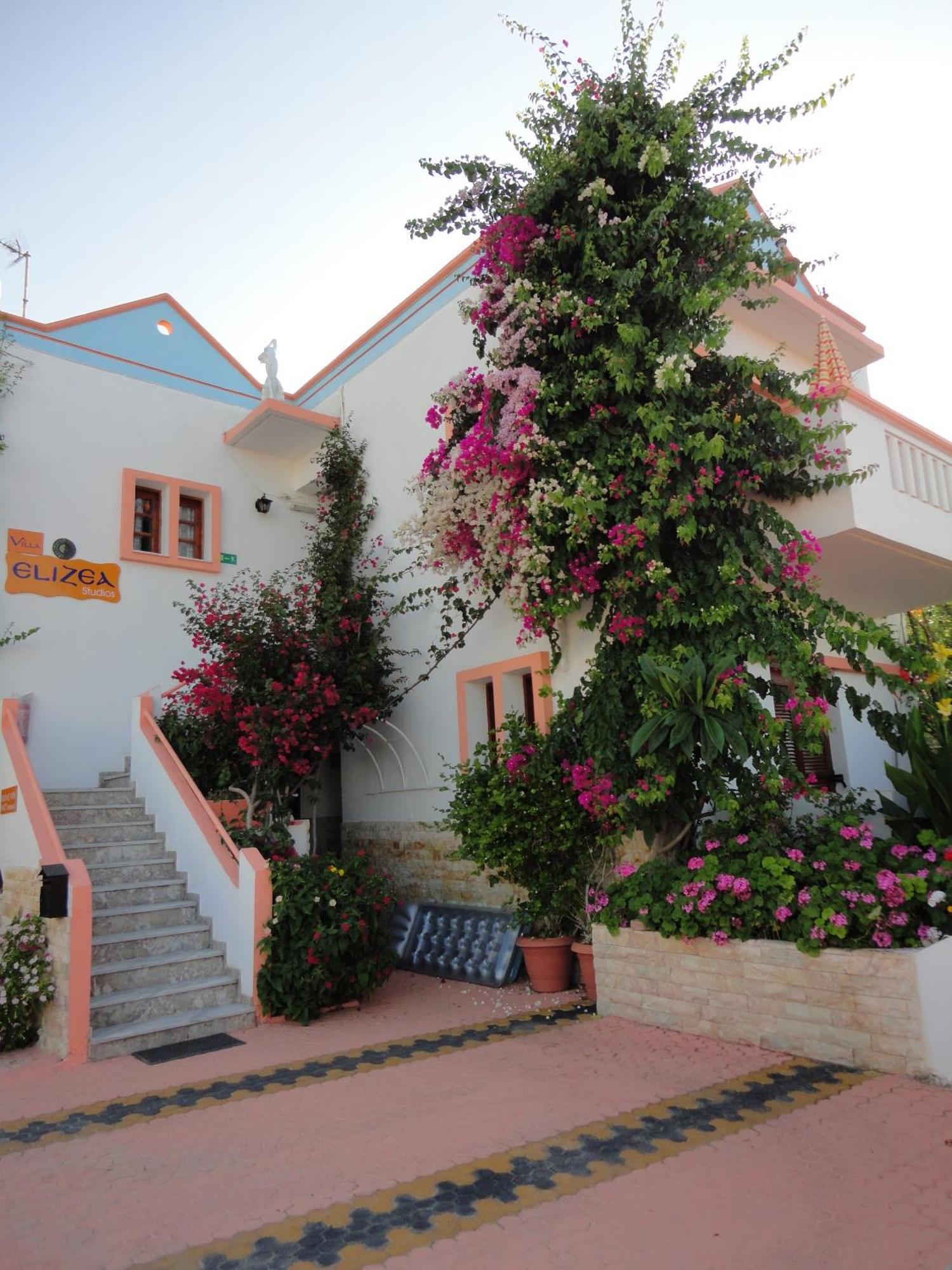 Villa Elizea Stalos Exterior photo