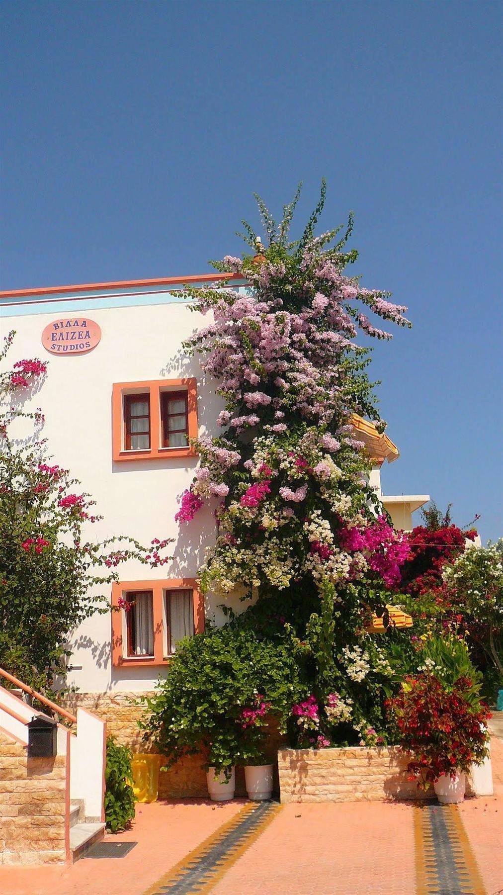 Villa Elizea Stalos Exterior photo